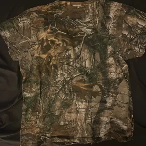 Game Winner Camo V-Neck Short Sleeve Tee in Green/Brown thumbnail 4