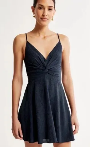 Abercrombie front-twist dress size M thumbnail 1