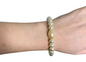 Vintage Faux Pearl Bracelet thumbnail 1