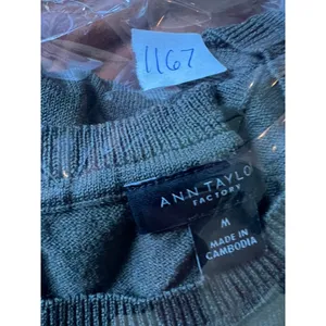 Ann‎ Taylor Factory Med Olive Green Ruffle Hem Crew Neck Sweater Minimal Office thumbnail 9