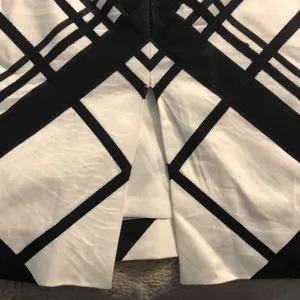 White House | Black Market Black and White Pencil Skirt, size 10 thumbnail 4