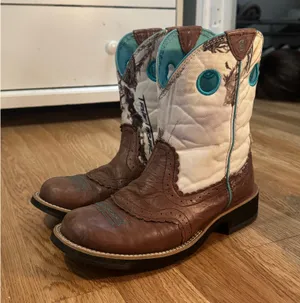 Women’s Ariat Fatbaby Cowboy Boots thumbnail 1