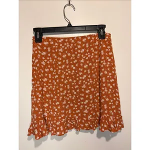 Abercrombie & Fitch Rust Ditzy Floral Print Ruffle Hem Mini Skirt Size Small thumbnail 2