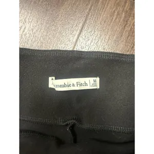 Abercrombie & Fitch Black Faux Leather Leggings - Size‎ M thumbnail 3