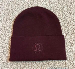 Beanie thumbnail 1