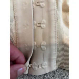 Body & Bra Front‎ Closure Sports Bra Size M Beige Seamless Comfort Activewear thumbnail 4