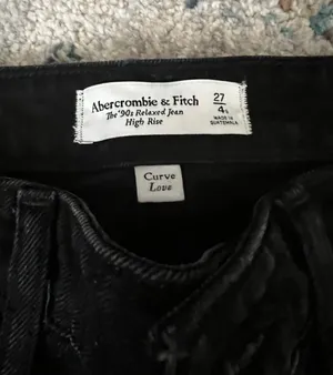 Abercrombie High Rise 90s Relaxed Jeans thumbnail 3