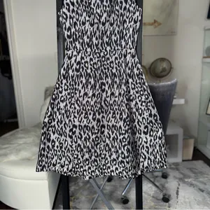 Samantha Sung Silk Leopard Fit And Flare Dress Womens 2 Silver Black Ivory Work thumbnail 11