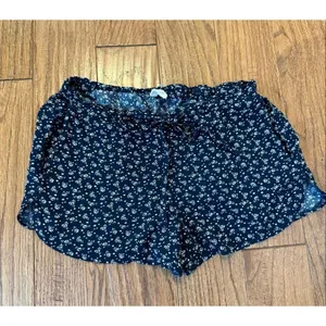 Brandy Melville John Galt navy floral short size xs thumbnail 2