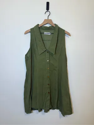 Petal & Pup Rose Collared Green Corduroy‎ Dress thumbnail 2