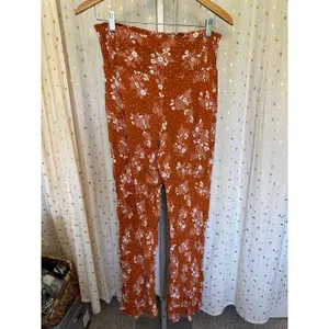 Three Dots Ladies' Hawaiian Inspired Burnt Orange Floral Crinkle Pants L thumbnail 3