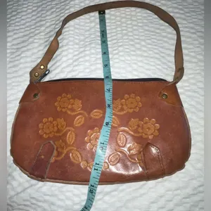 Vintage Floral Embossed Brown Leather Handbag thumbnail 10