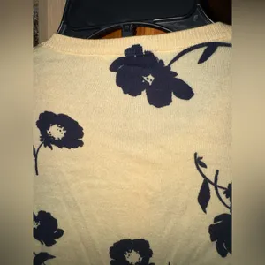 Ann Taylor Cream and Navy Floral Cardigan thumbnail 6