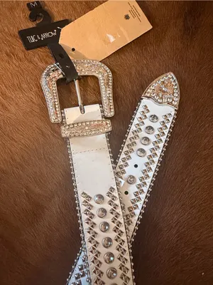 NWT Twig & Arrow Rhinestone Western Belt – Size Medium (Silver/White) thumbnail 3