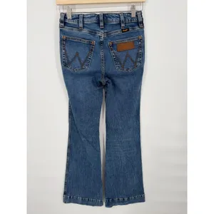 Wrangler High Rise Trouser Jeans Womens 25x32 Blue Medium Wash Excellent Flare thumbnail 3