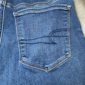 American Eagle Womens Size 12 High-Rise Skinny Kick Jeans Raw Hem Stretch Denim thumbnail 16