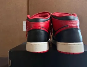 Air Jordan Nike 1 Mid GS black /fire red- white 6.5 youth thumbnail 3