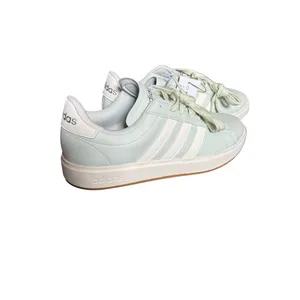 Adidas Grand Court Sneakers Women's 9 Mint Green Cream Leather NIB Shoes thumbnail 2
