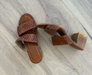 Sandals Brown Size 7 thumbnail 2