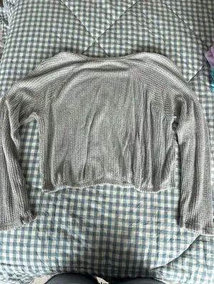 Me to We Women's Light Gray Waffle Knit Long Sleeve Sweater thumbnail 2