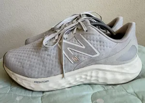 New Balance Fresh Foam Arishi v4 Marblehead Womens size 8 thumbnail 1