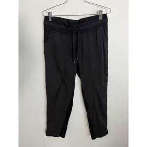 Lululemon Dance Studio Mid-Rise Crop 25" Women's size 8 thumbnail 4