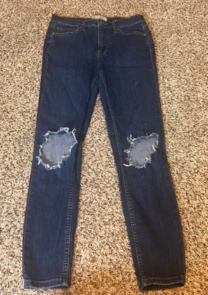Free People Distressed Skinny Jeans Size‎ 27 Ripped Knee Dark Wash Denim thumbnail 1