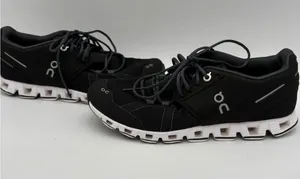 On Cloud Woman’s 7.5 Running Shoes - Excellent Condition-Running Or Casual thumbnail 1