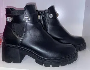 Steve Madden Chelsea Boots thumbnail 1