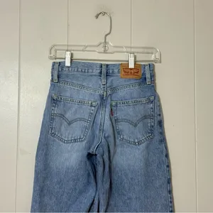 Levi’s ‘94 Baggy Jeans Women’s Size 24 High Rise Straight Leg Light Wash Denim thumbnail 9