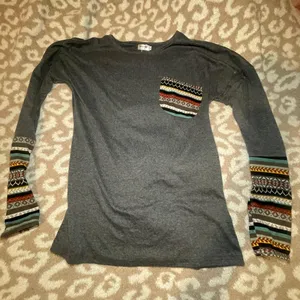 Dillard's Pogtmm Gray Long Sleeve thumbnail 1