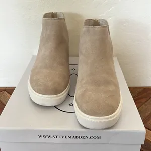 Steve Madden suede ankle boot shoes. Size 7.5 thumbnail 2