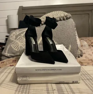 Steve Madden Heels Black thumbnail 1
