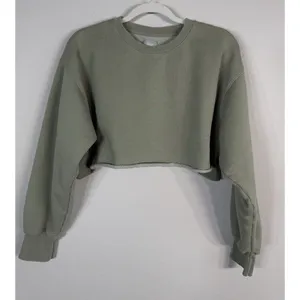 Aritzia TNA Cozy Fleece Boyfriend Cropped Pullover Sweatshirt Green Women’s Sz 2 thumbnail 1