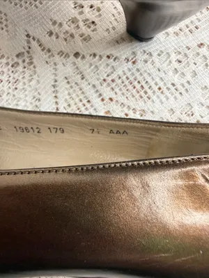 Salvatore Ferragamo bronze metallic cap toe leather gold trim heels sz 7.5 thumbnail 7