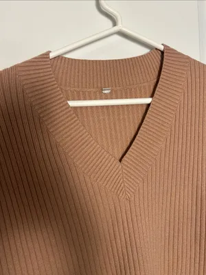 Ribbed V-Neck Sweater Vest in Camel-Taupe thumbnail 3