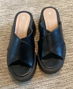 Elegant Black Women's Slide Sandals Size 9 thumbnail 1
