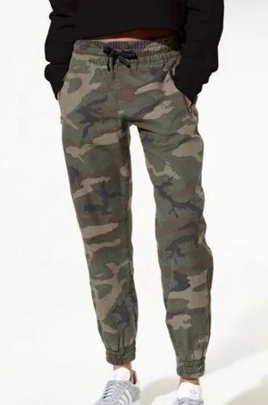 Aritzia Women’s tna new camo Alix pant size small thumbnail 1