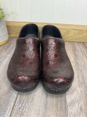 Dansko Womens Professional Wine Medallion Clogs Shiny Heeled EU 38 US 7.5 to 8 thumbnail 10
