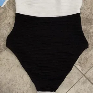 CUPSHE One Piece Swimsuit Color Block One Shoulder Bowknot Bathing Suit … thumbnail 9
