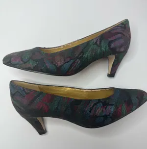 Naturalizer Red and Green Kitten Heels Size 7.5 thumbnail 1