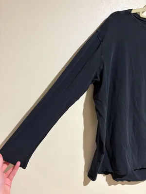Lululemon Size 8? Back In Action Long Sleeve Tee Shirt thumbnail 3