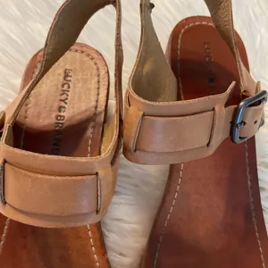 Lucky 🍀 Brand Leather Sandals size 9.5 preowned conditions thumbnail 3