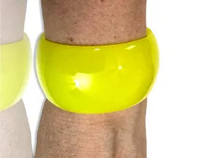 Unique Vintage Neon Yellow Round Resin Cuff Bracelet thumbnail 2