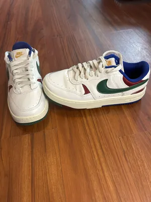 Nike Gamma Force Women’s Sneakers White with green and red Low 7.5 thumbnail 2