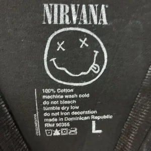Nirvana Never Mind Smiley Face Grunge Mineral wash Tshirt size Large thumbnail 4