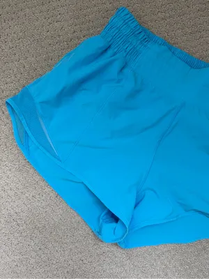 Lululemon Hotty Hot High-Rise Lined Short 2.5" in Ocean Wave Blue thumbnail 4