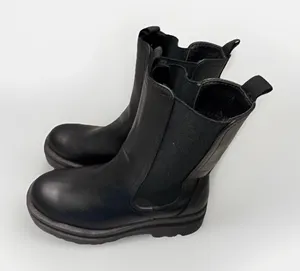 ShoeDazzle Women’s Size 7 Chunky Chelsea chunky Black Platform Boots thumbnail 1