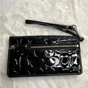Coach Black Patent Leather Wristlet thumbnail 2