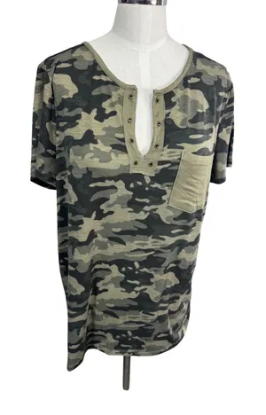 Doe & Rae Camo T-Shirt Women Medium Green Henley‎ Pocket Short Sleeve thumbnail 1